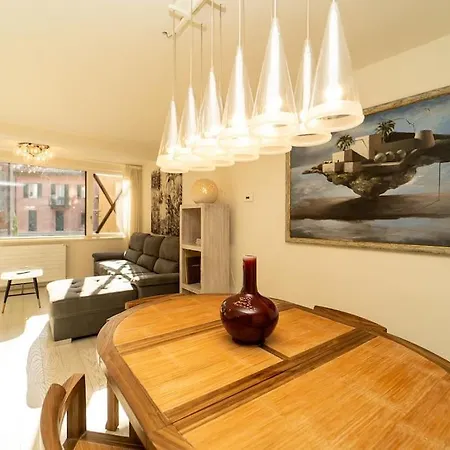 Luxury In Center *